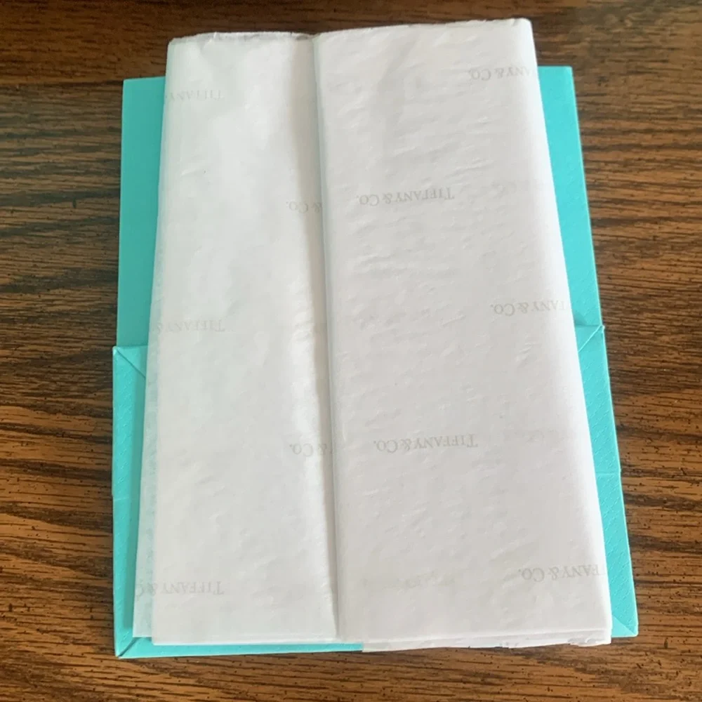 Tiffany bag and tissue set